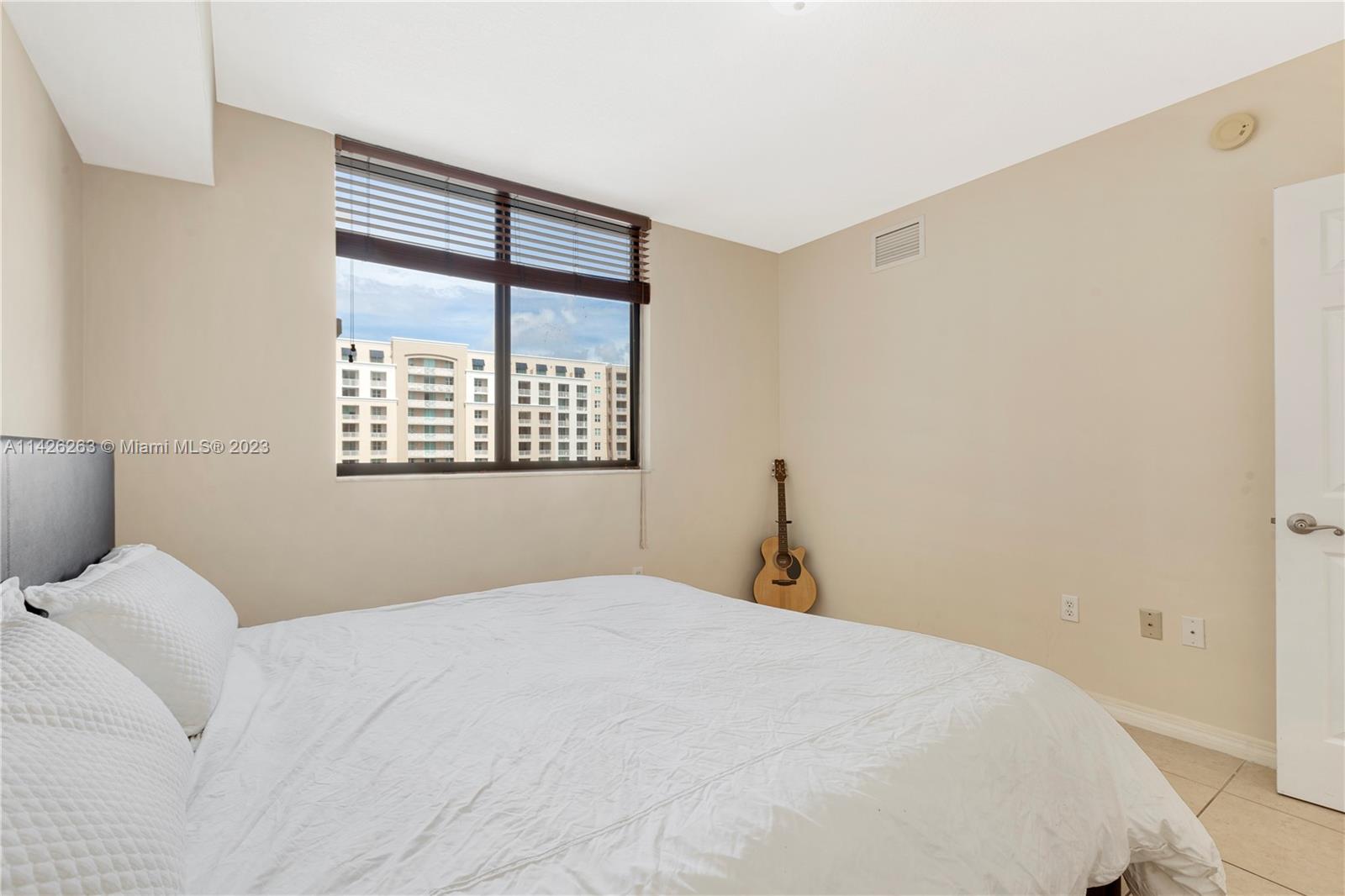 4242 NW 2nd St # 906