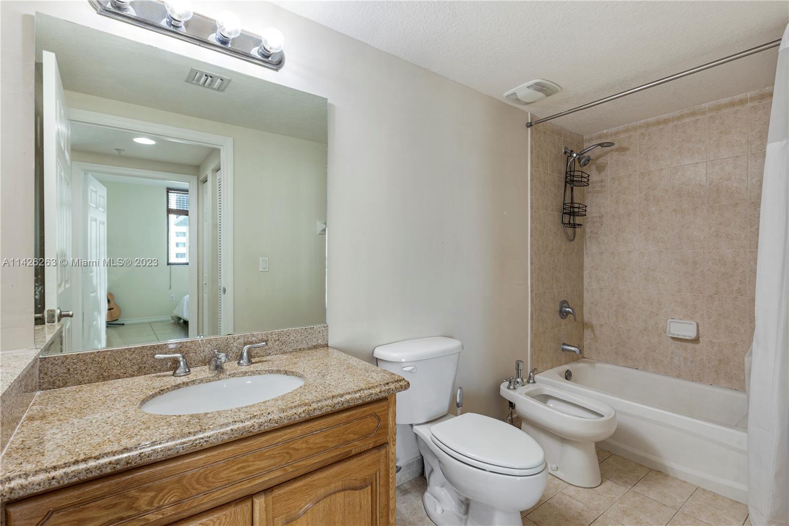 4242 NW 2nd St # 906