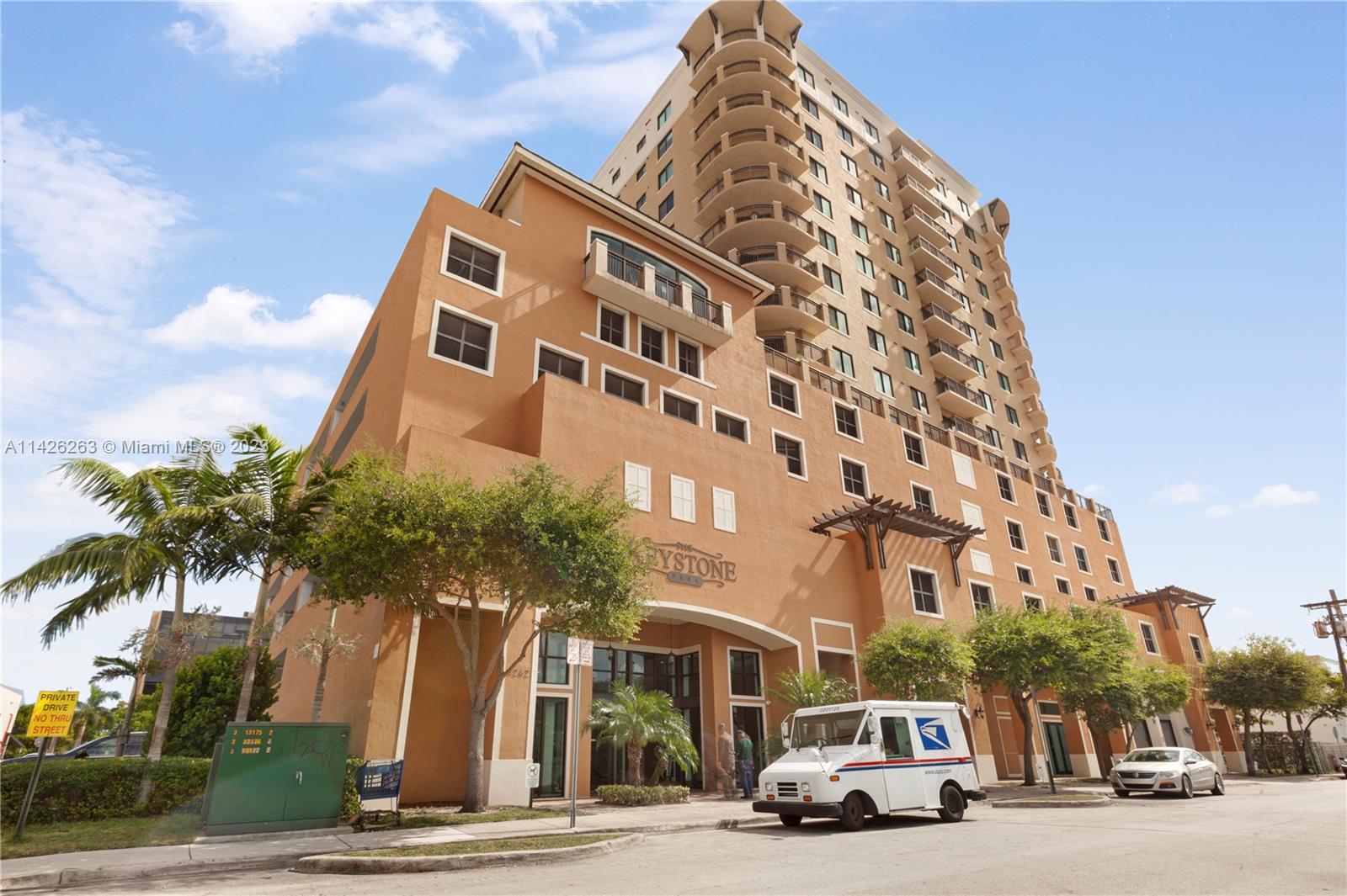 4242 NW 2nd St # 906