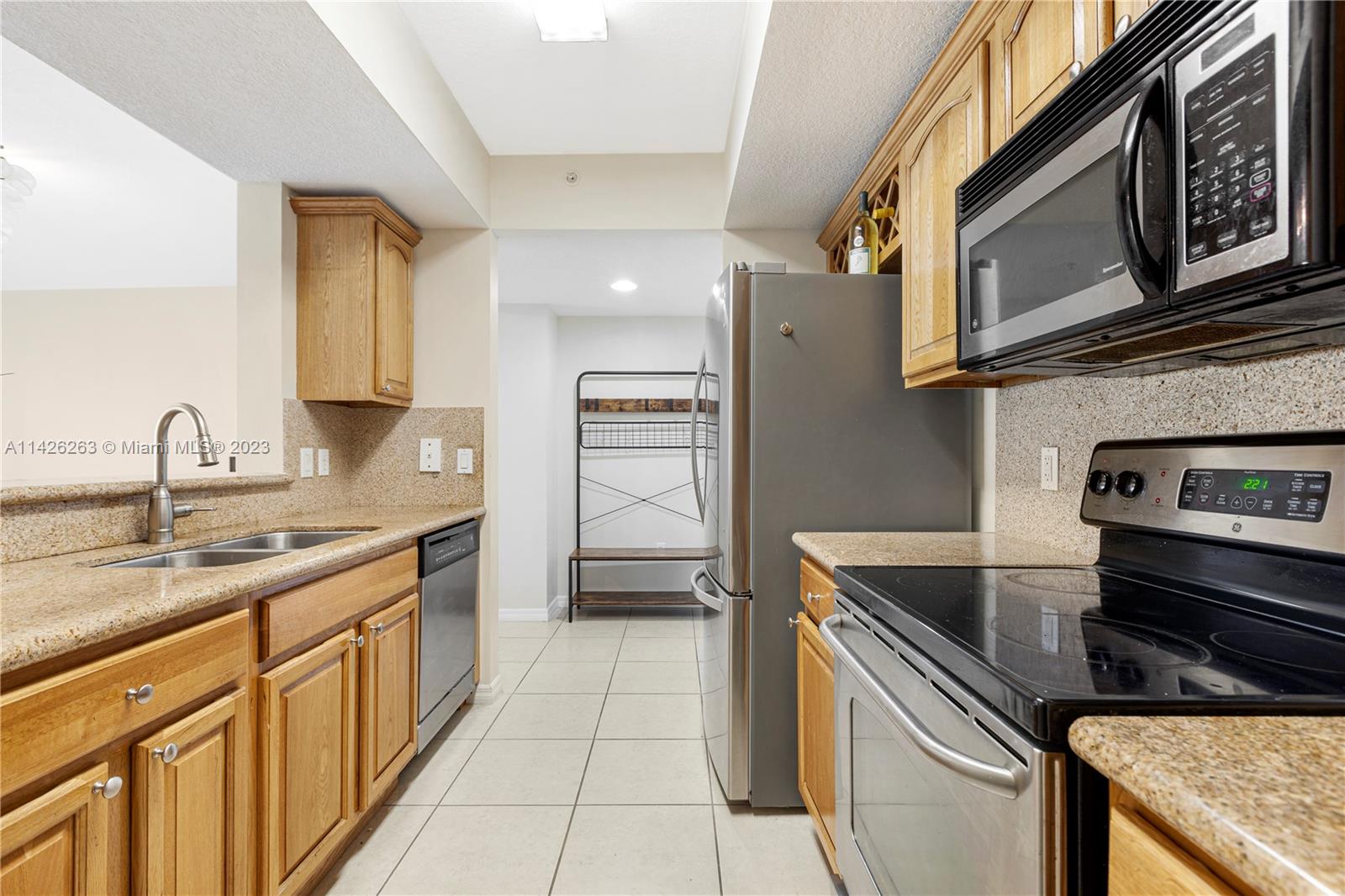 4242 NW 2nd St # 906