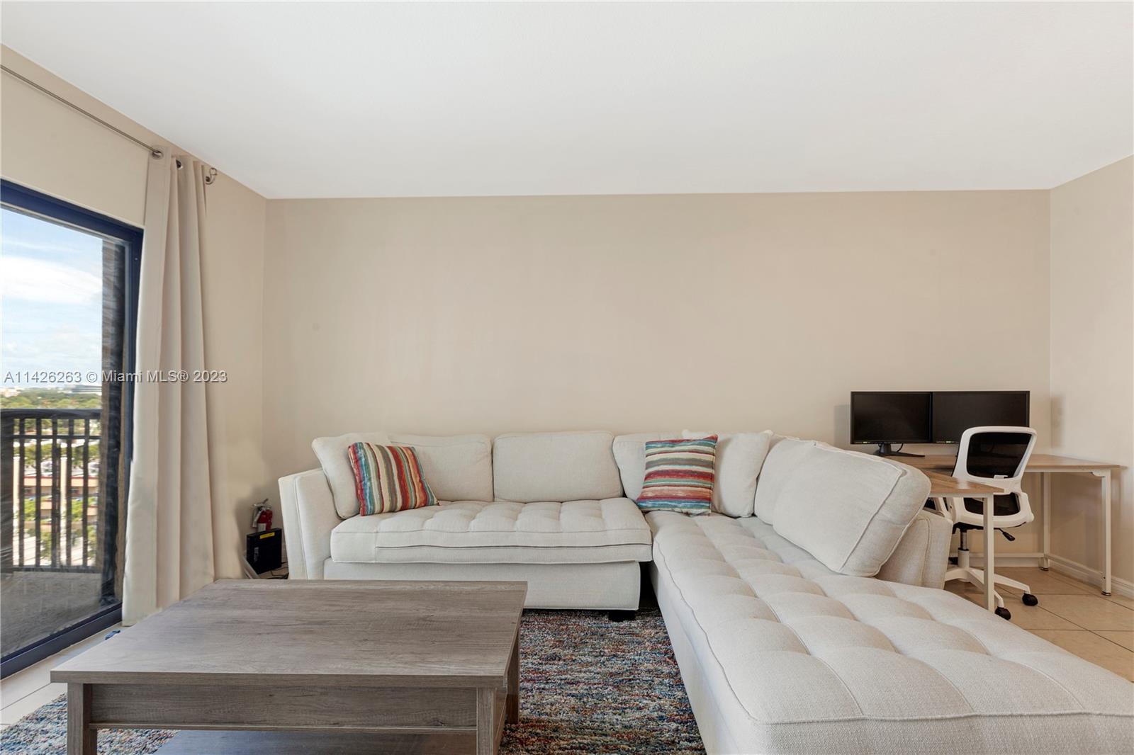 4242 NW 2nd St # 906