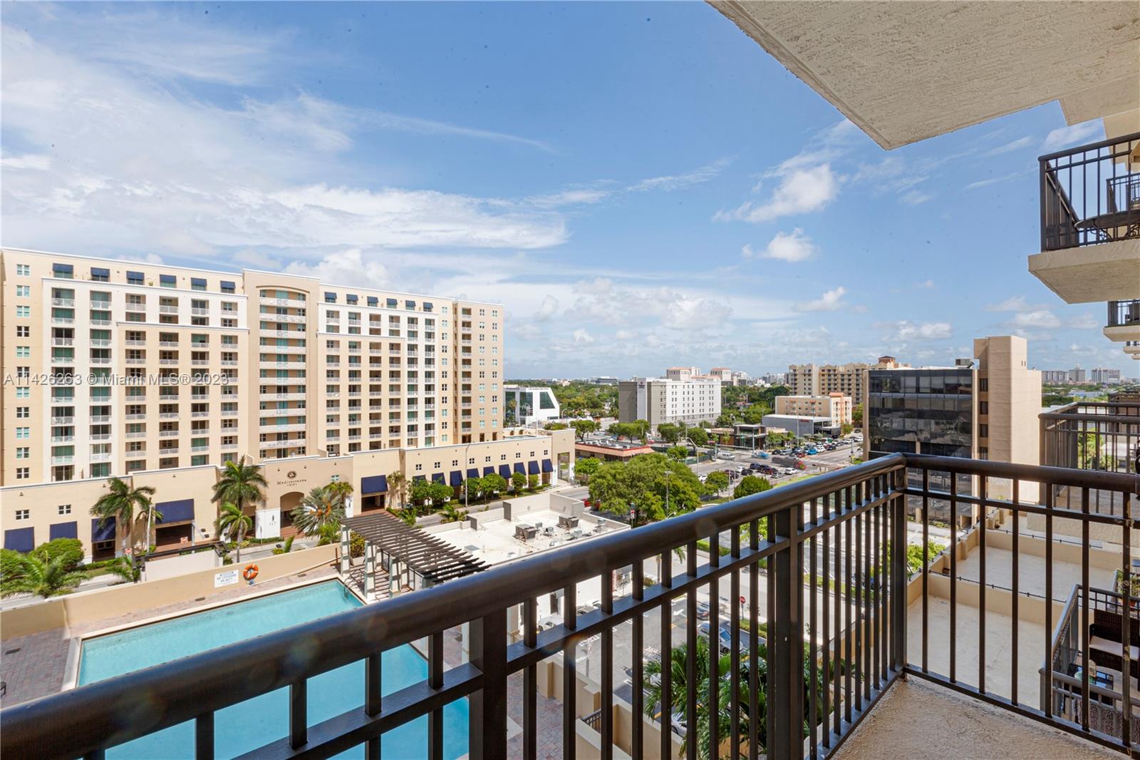 4242 NW 2nd St # 906