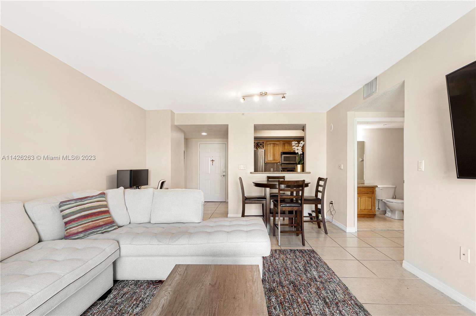 4242 NW 2nd St # 906