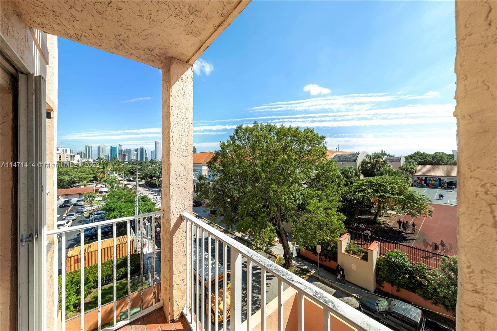 199 SW 12th Ave # 412B