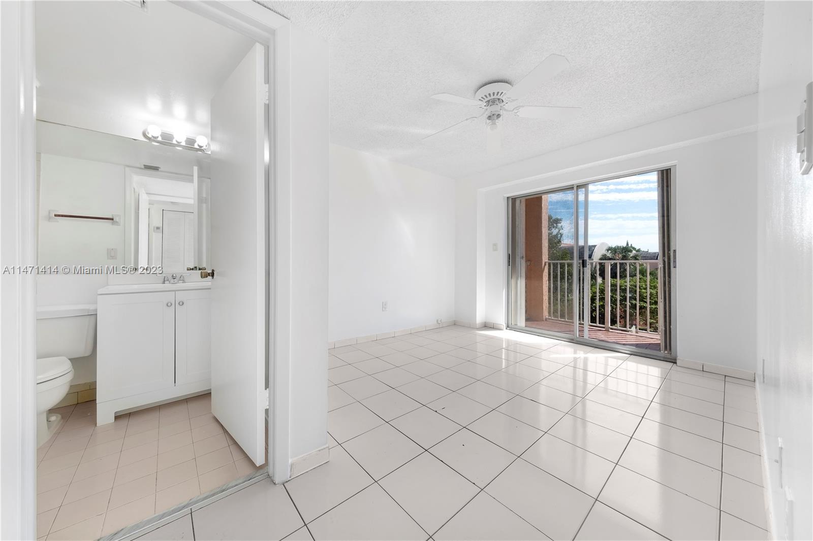 199 SW 12th Ave # 412B