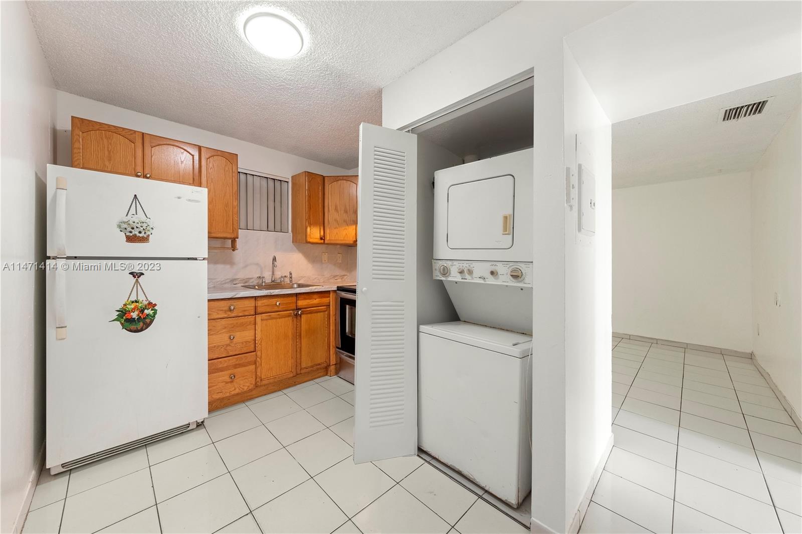 199 SW 12th Ave # 412B