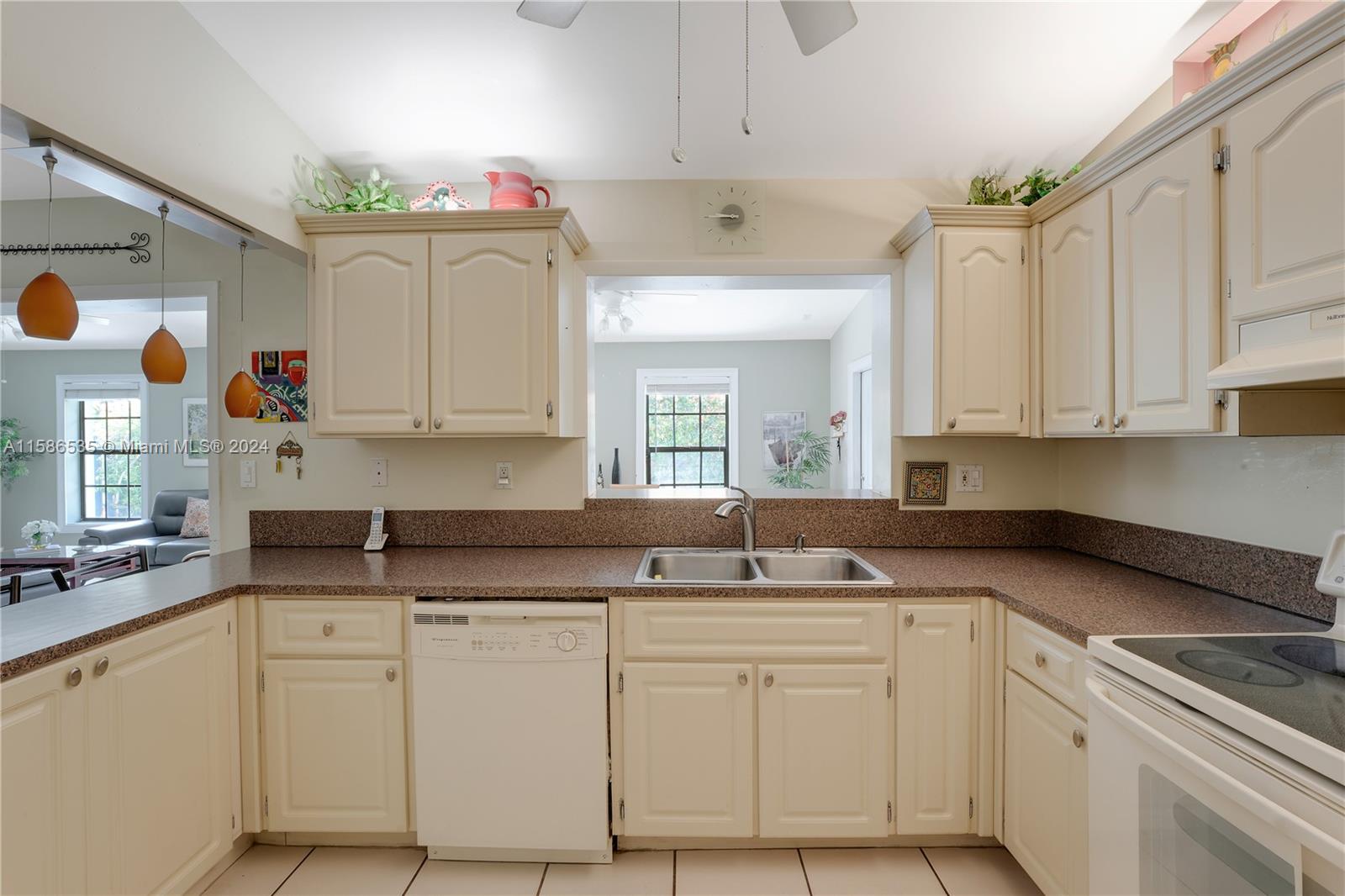 11196 SW 75th Ter