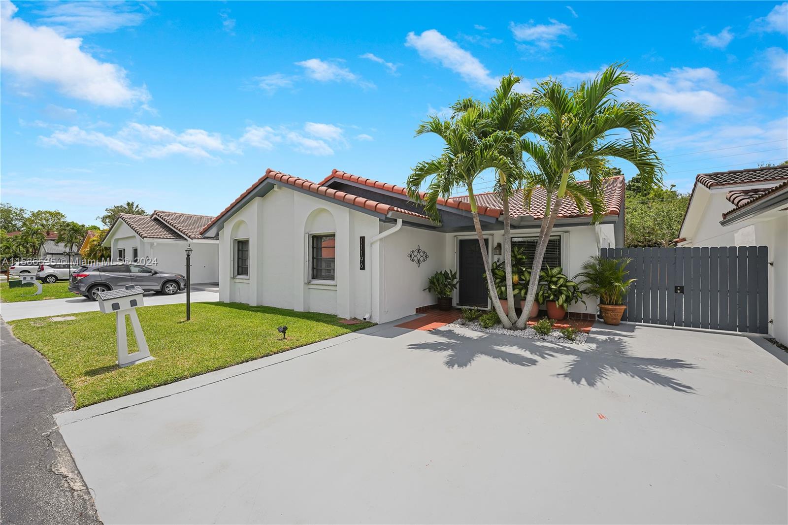 11196 SW 75th Ter