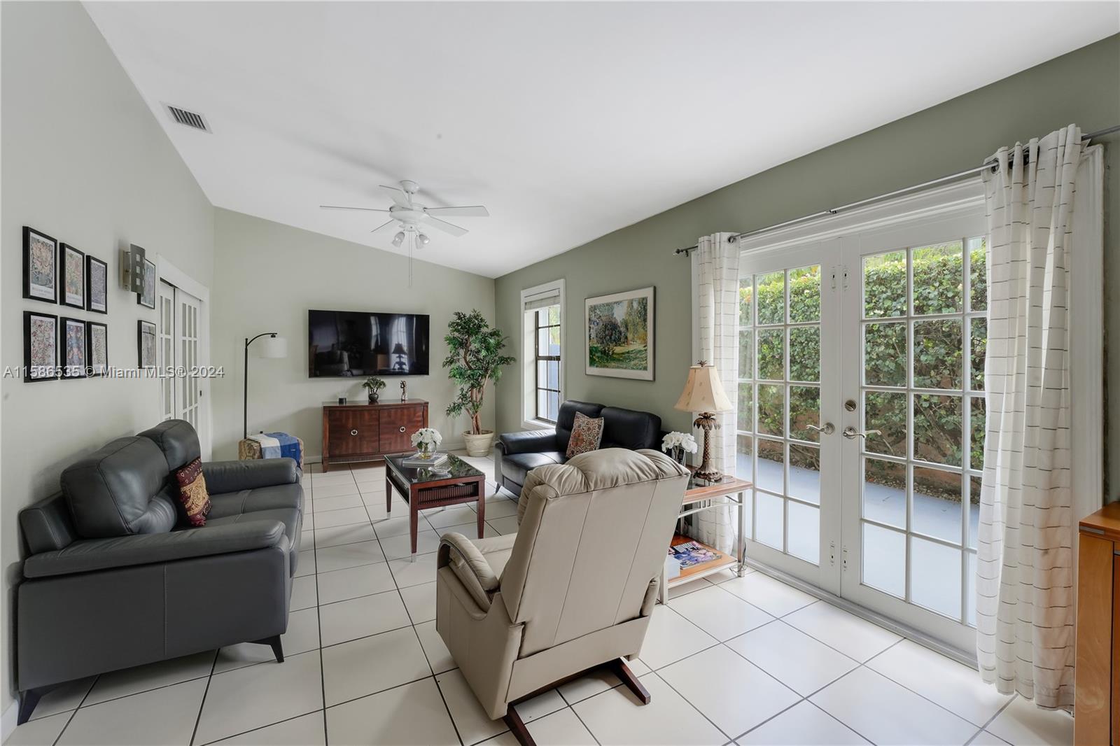 11196 SW 75th Ter