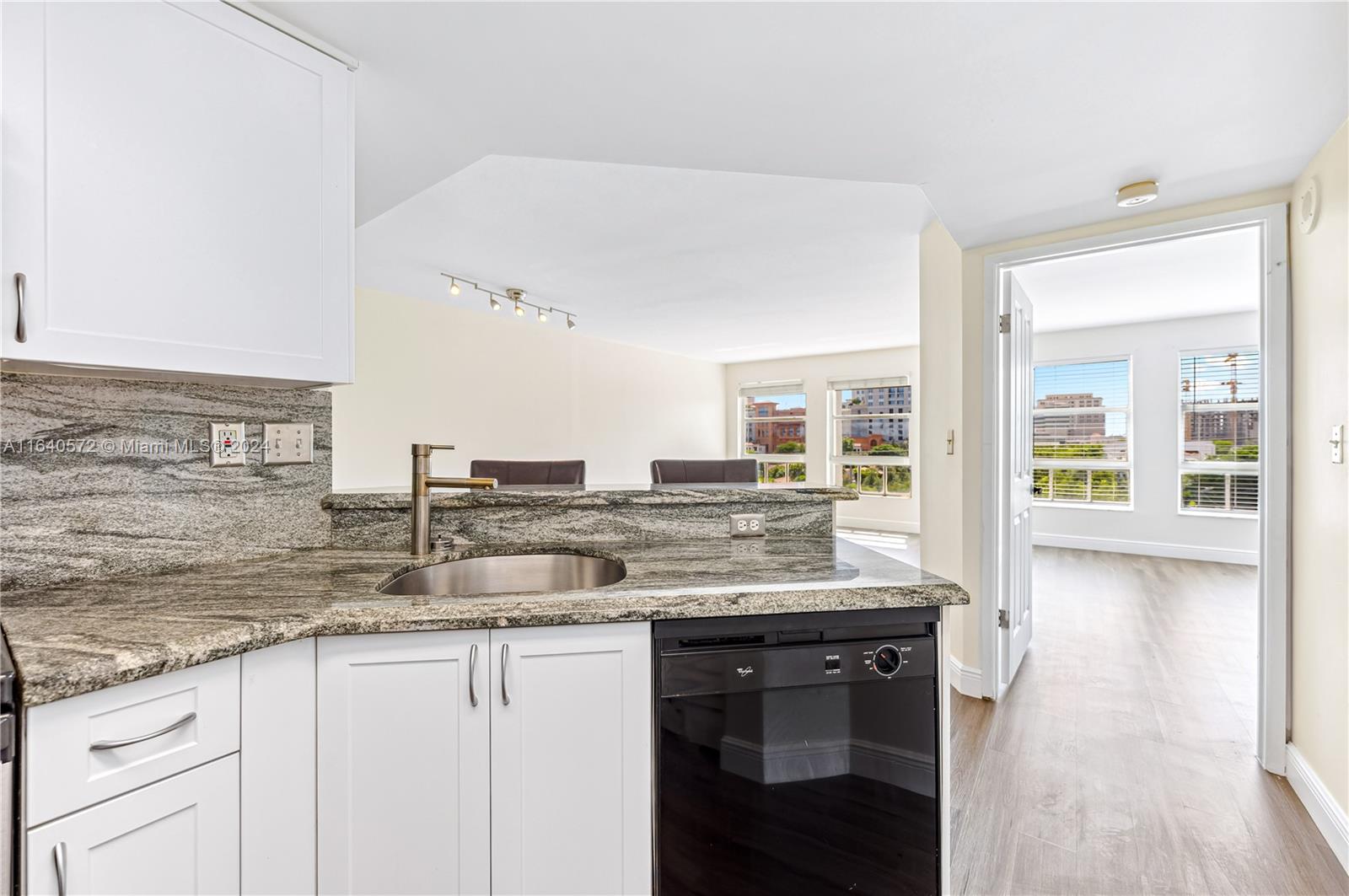 2351 Douglas Rd # 508