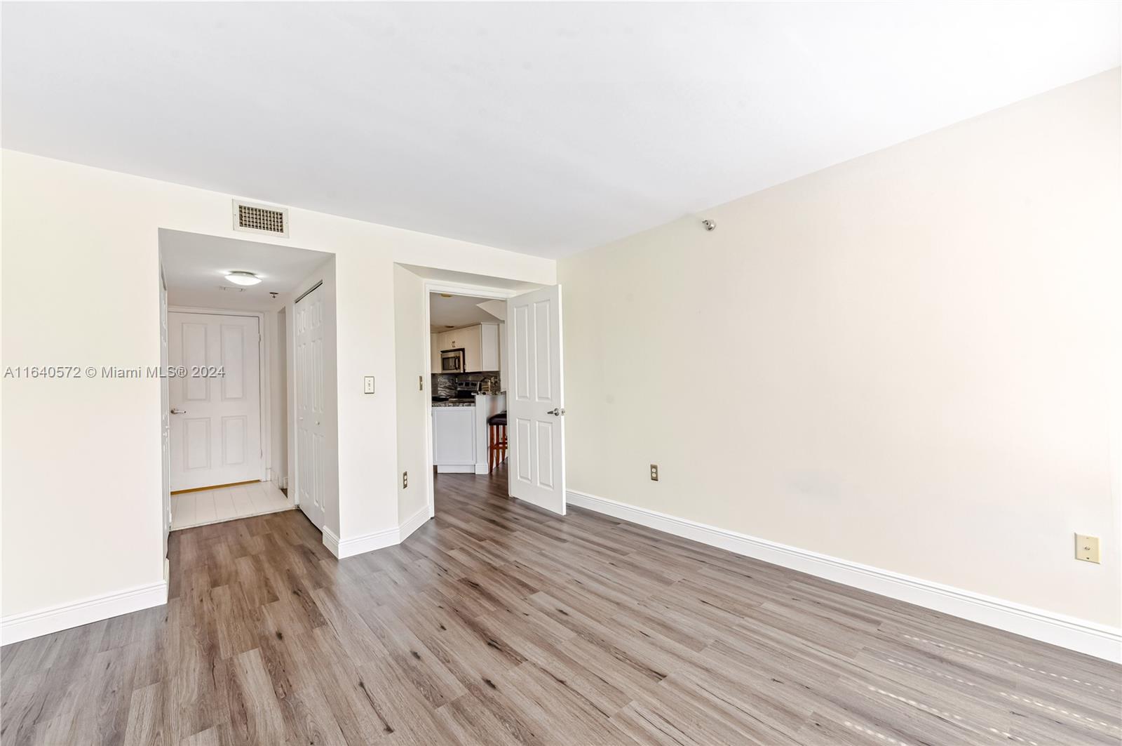 2351 Douglas Rd # 508