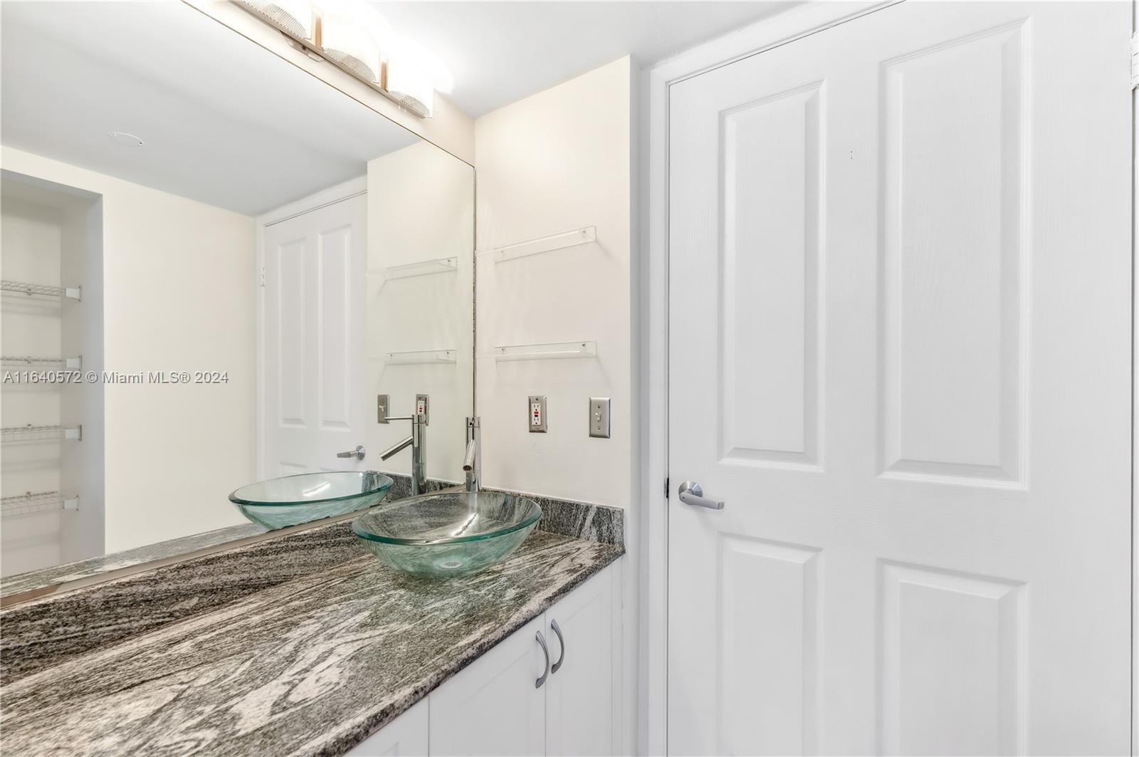 2351 Douglas Rd # 508