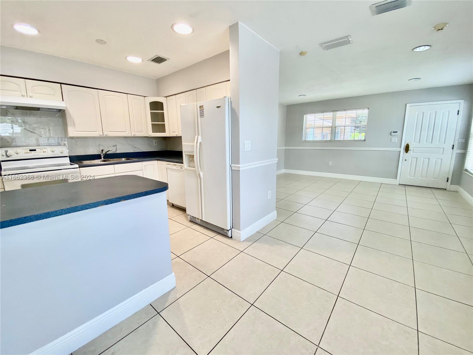 2187 SW 25th St