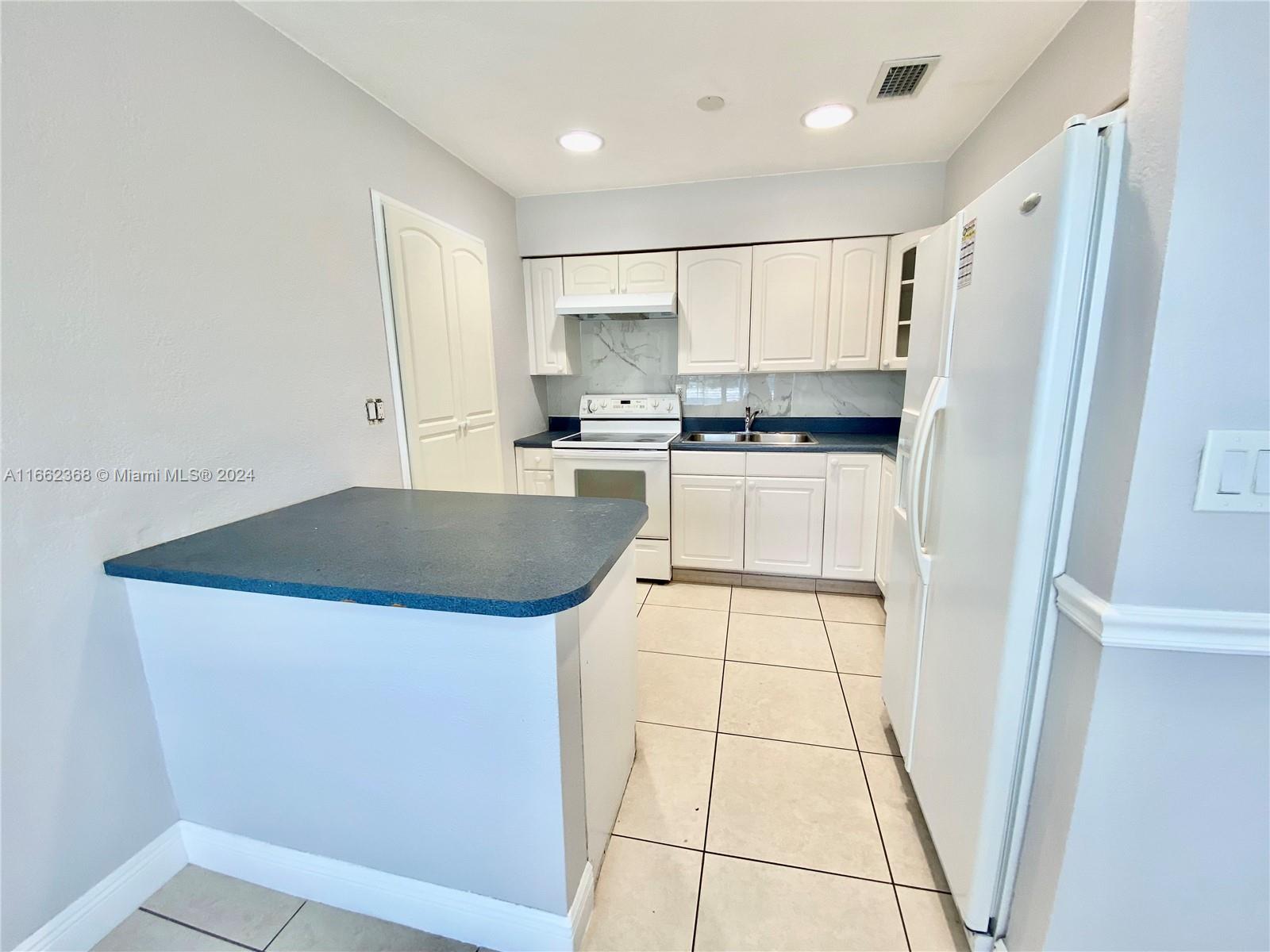 2187 SW 25th St