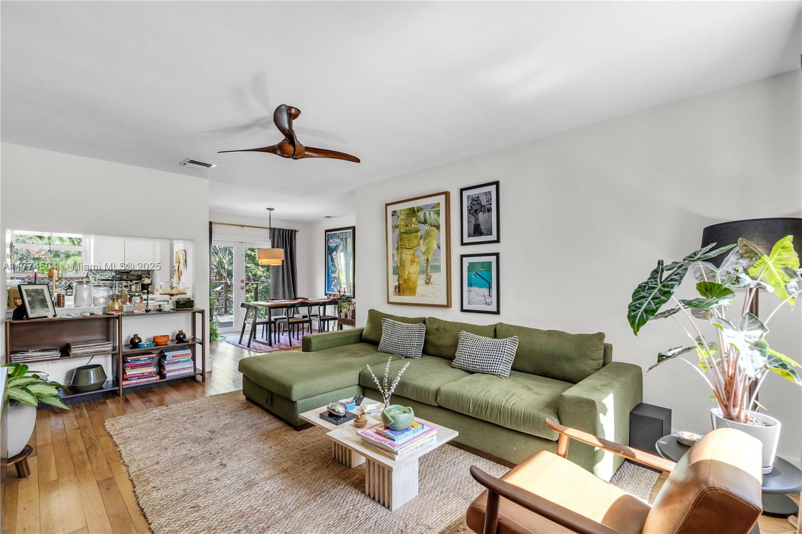 2431 Swanson Ave