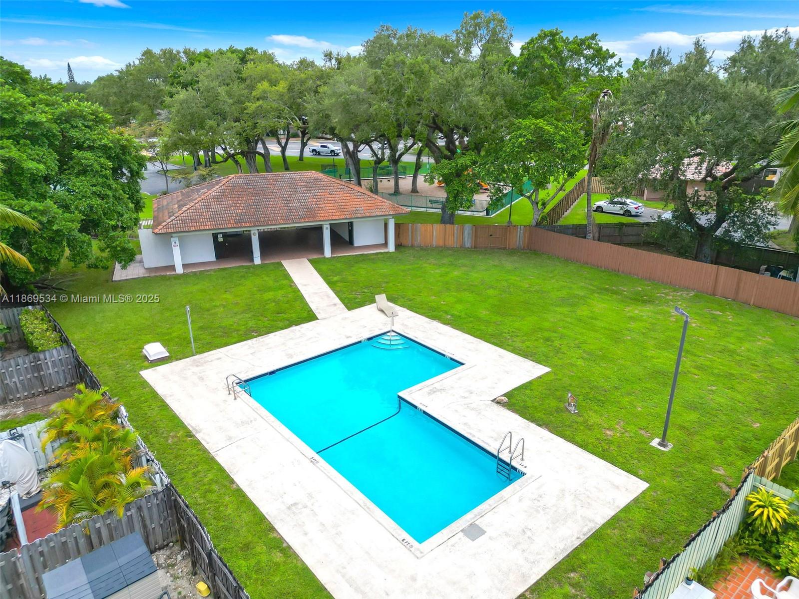 11186 SW 75th Ter