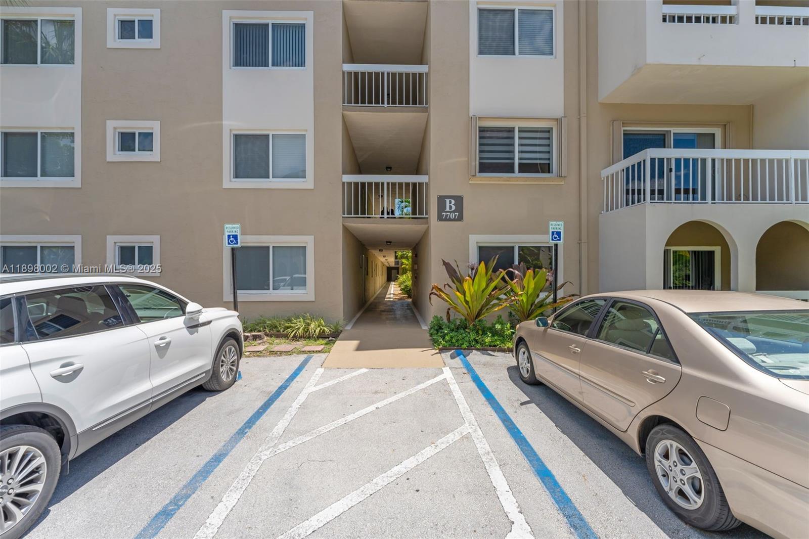 7707 Camino Real # B205, Miami Unit: B205