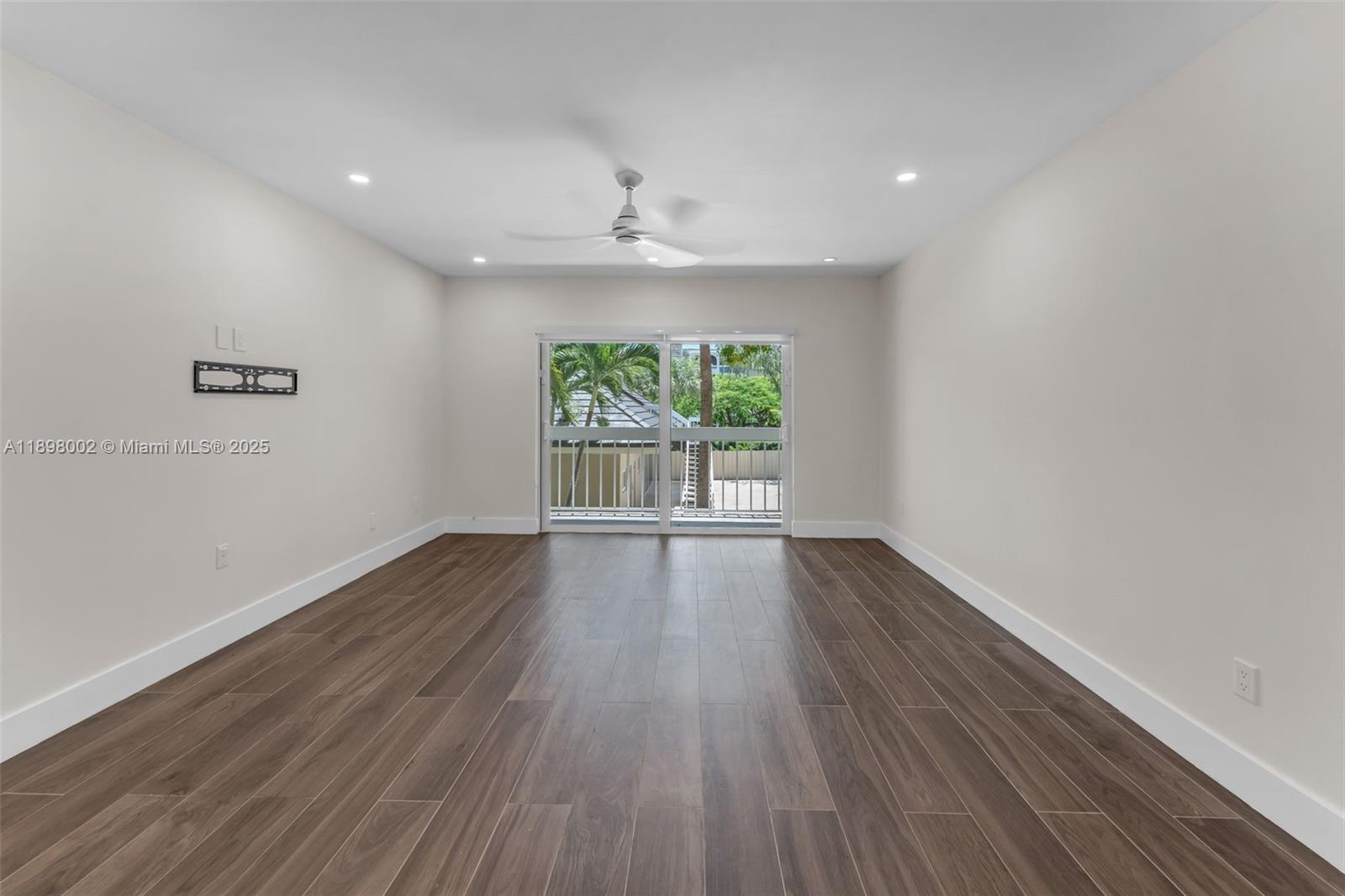 7707 Camino Real # B205, Miami Unit: B205