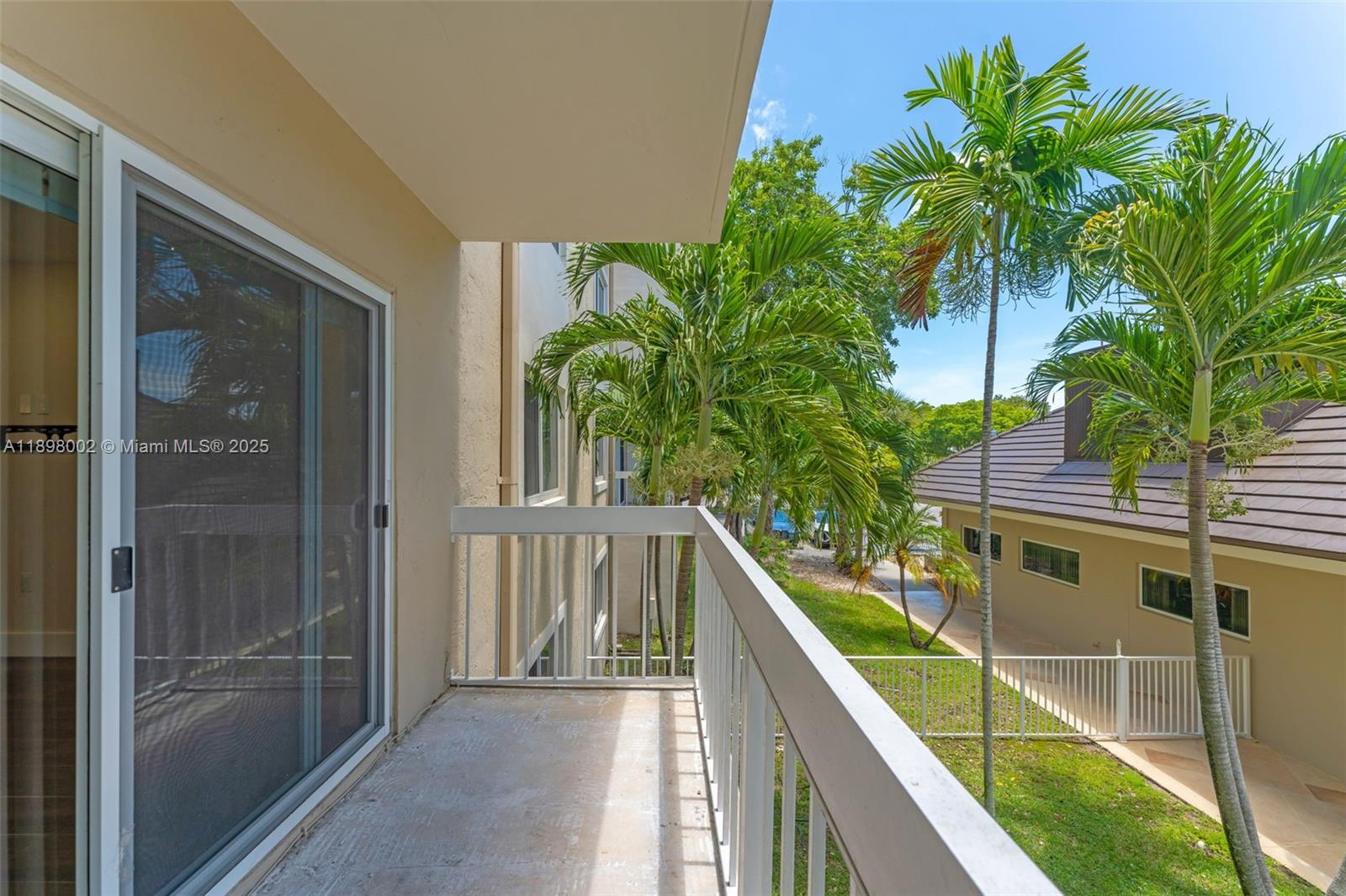 7707 Camino Real # B205, Miami Unit: B205