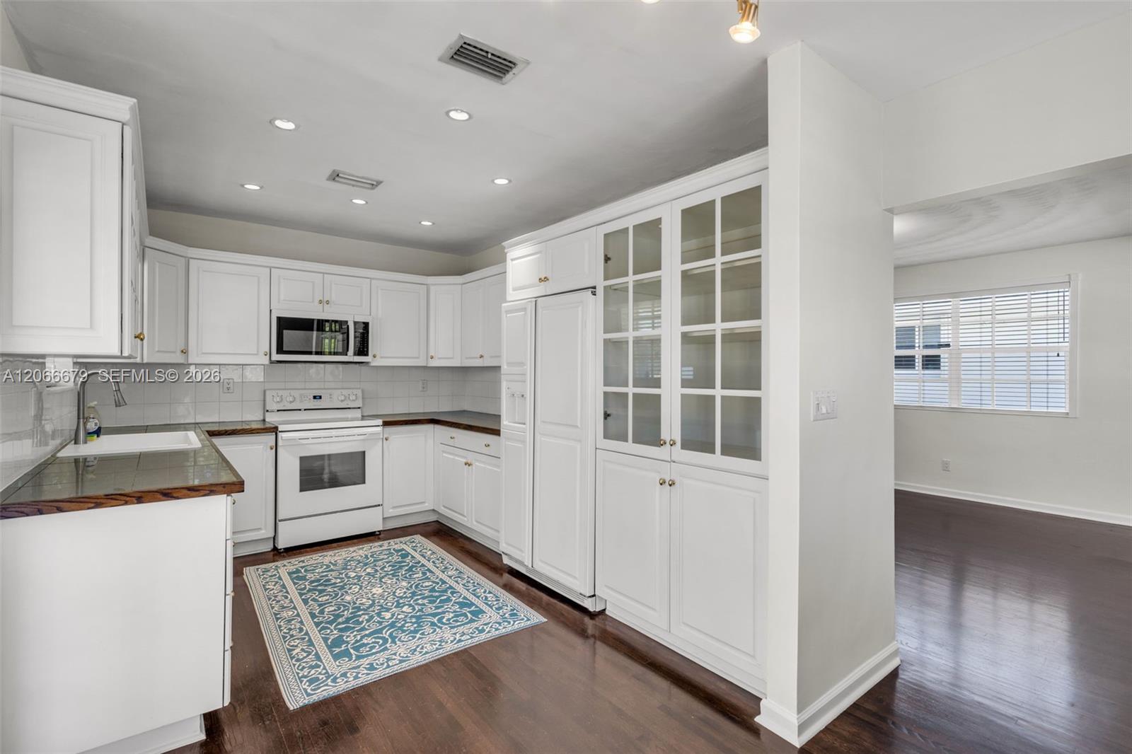 3640 SW 25th St # 1