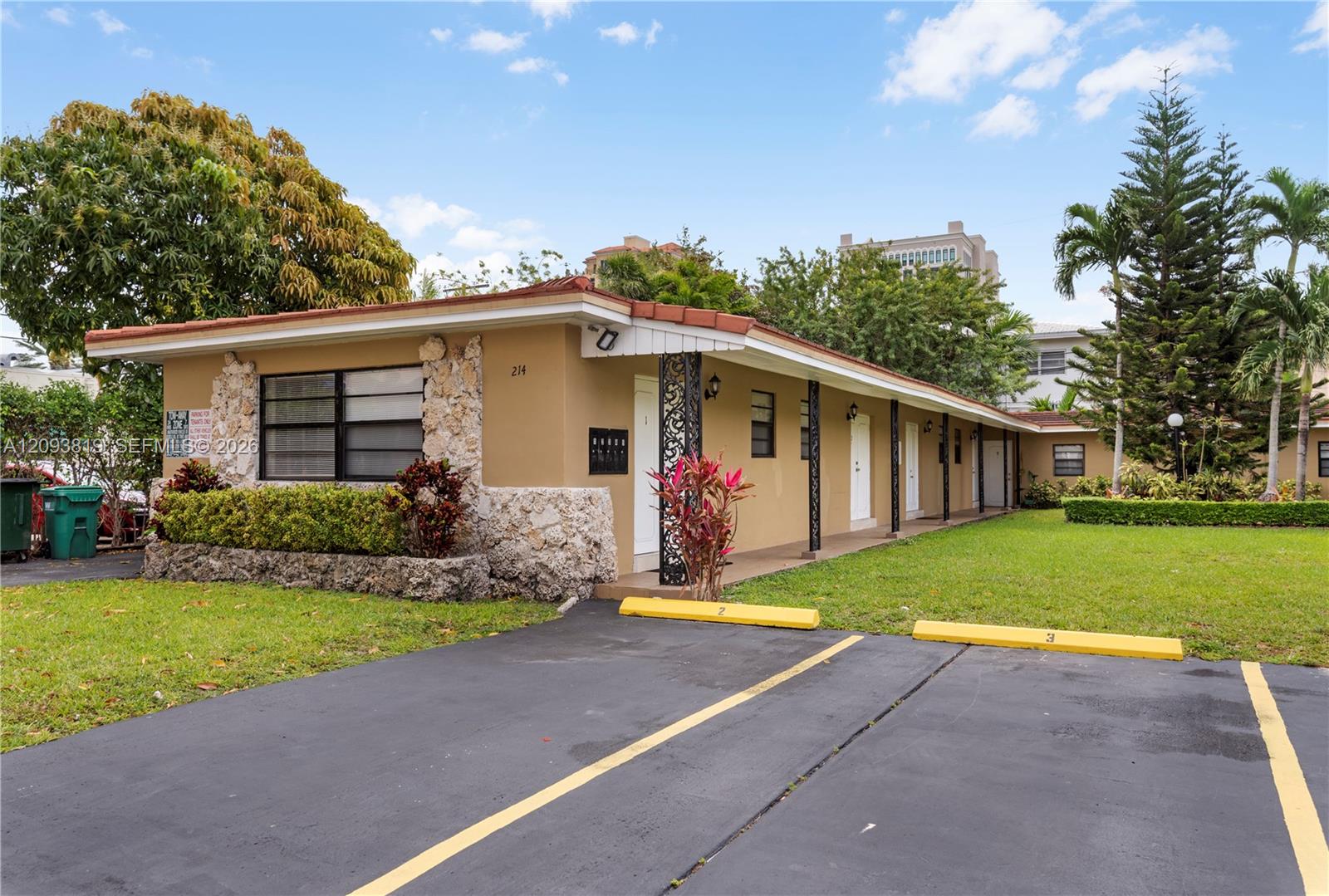 214 Salamanca Ave # 3