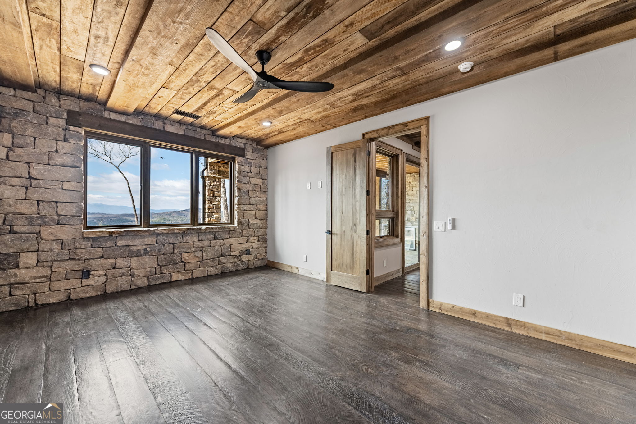 899 Dana Rd