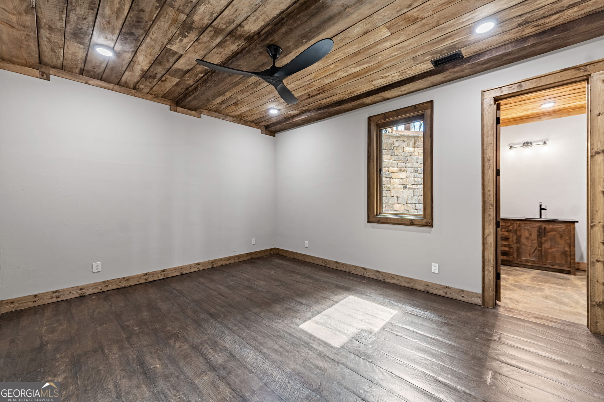 899 Dana Rd