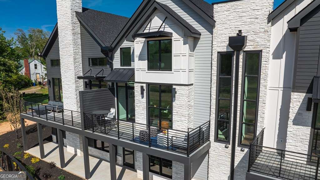 1281 #2 E Main Street
