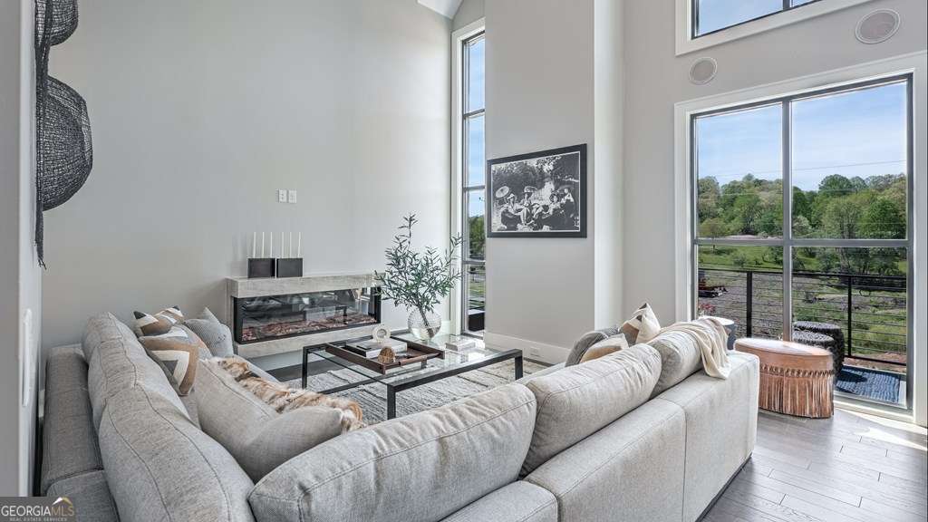 1281 #2 E Main Street