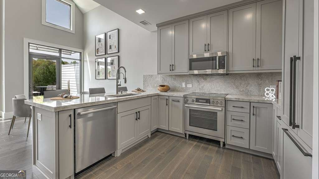1281 #2 E Main Street