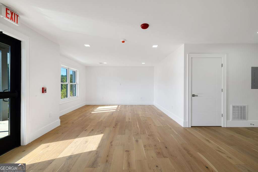 1281 #4 E Main Street