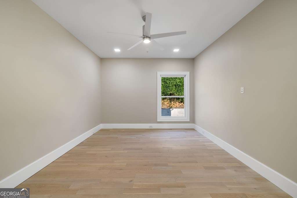 1281 #4 E Main Street