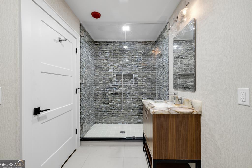 1281 E Main Street # 3