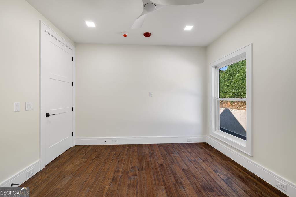 1281 E Main Street # 3