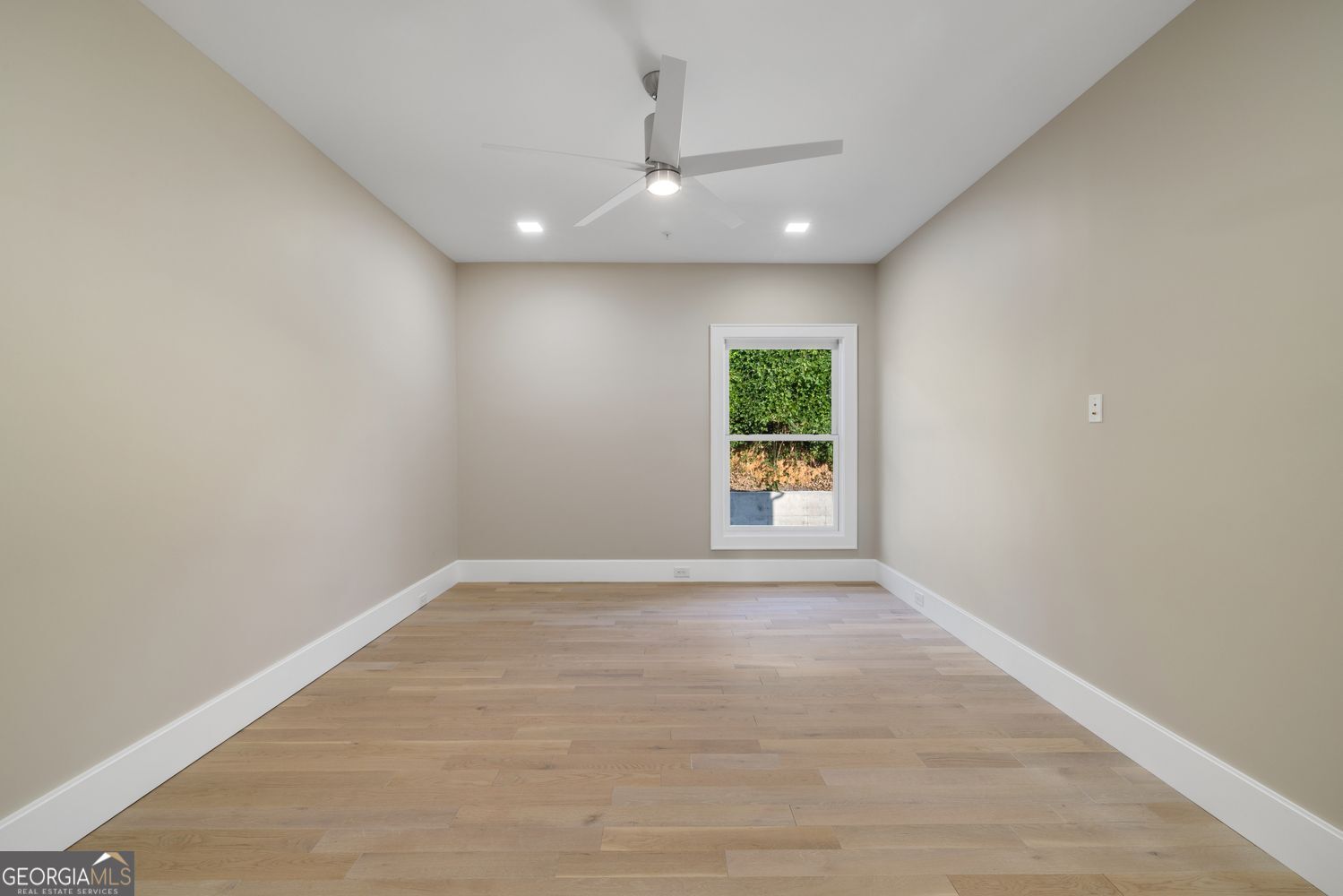 1281 E Main Street # 4