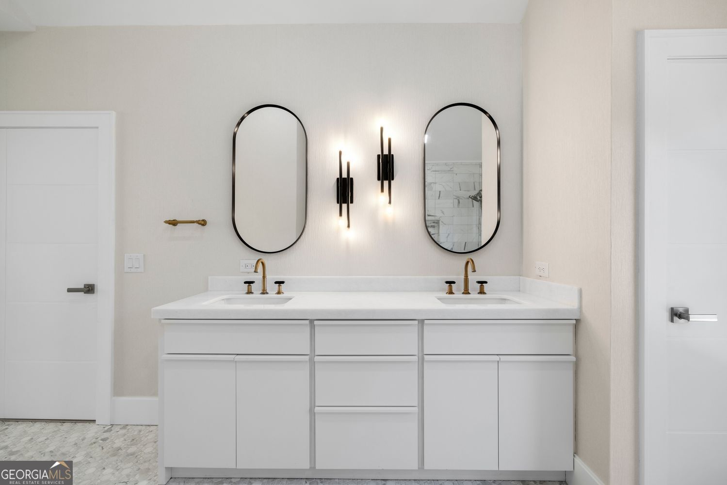 1281 E Main Street # 4