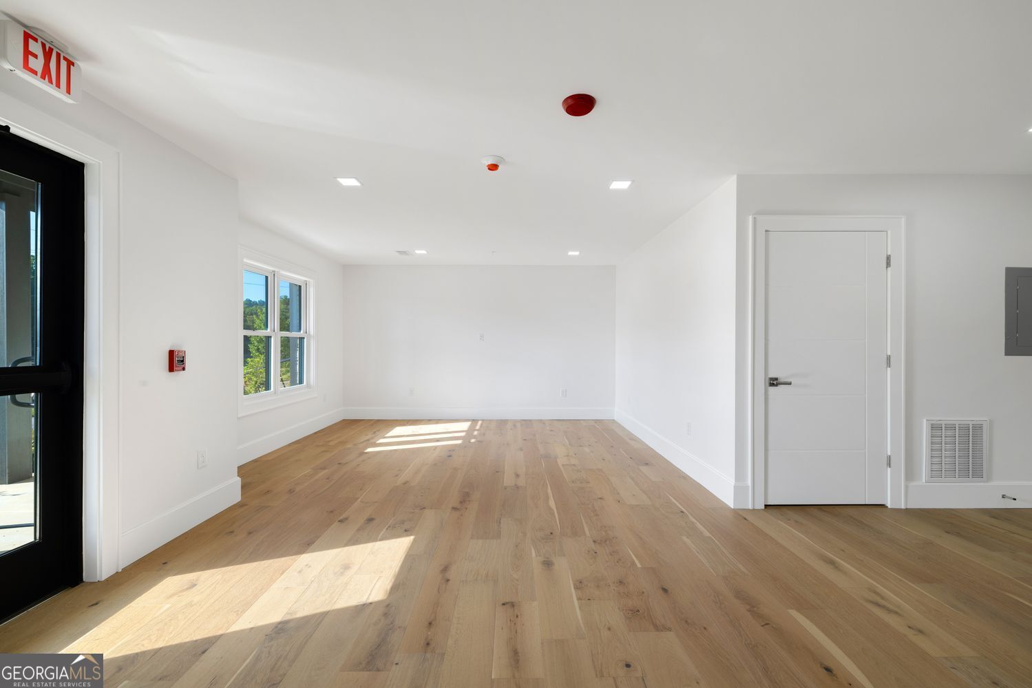 1281 E Main Street # 4