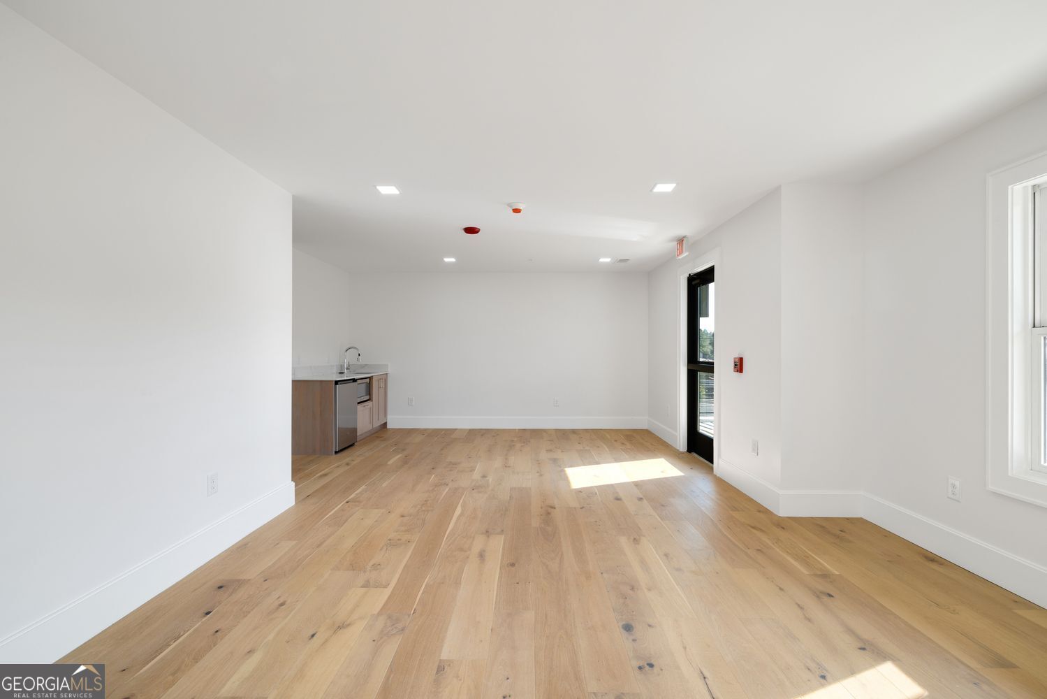 1281 E Main Street # 4