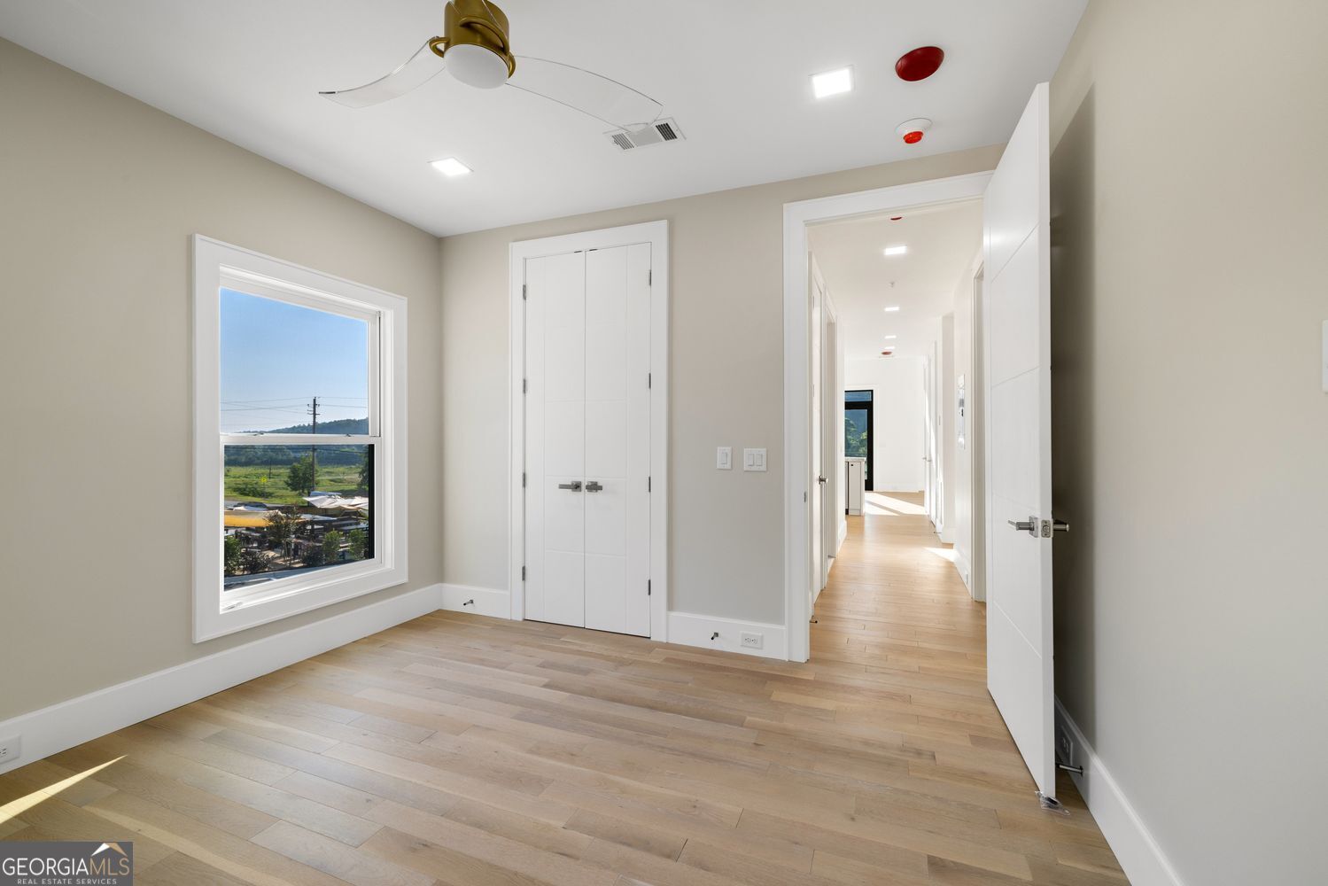 1281 E Main Street # 4