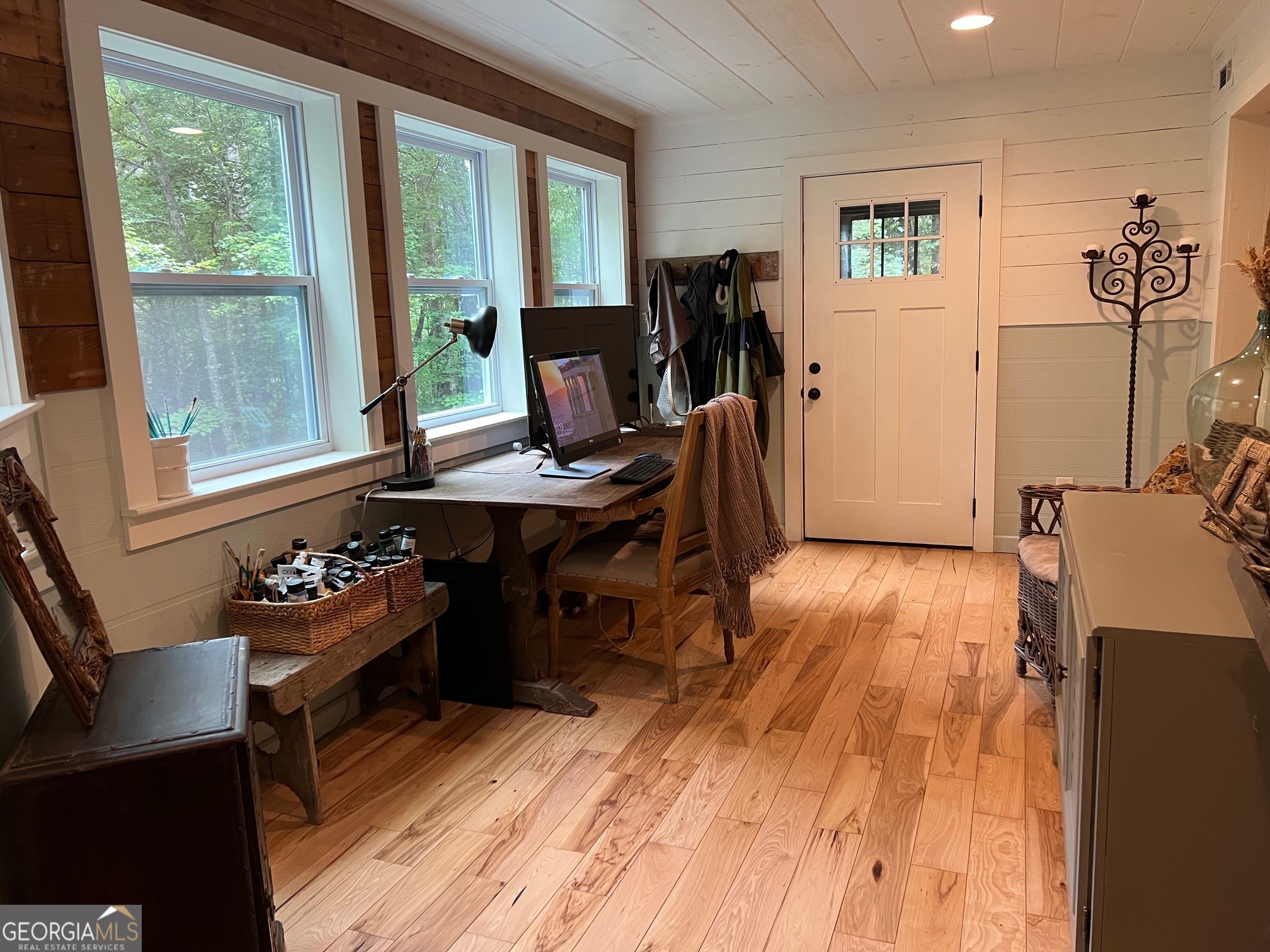 210 E Overbend Trail