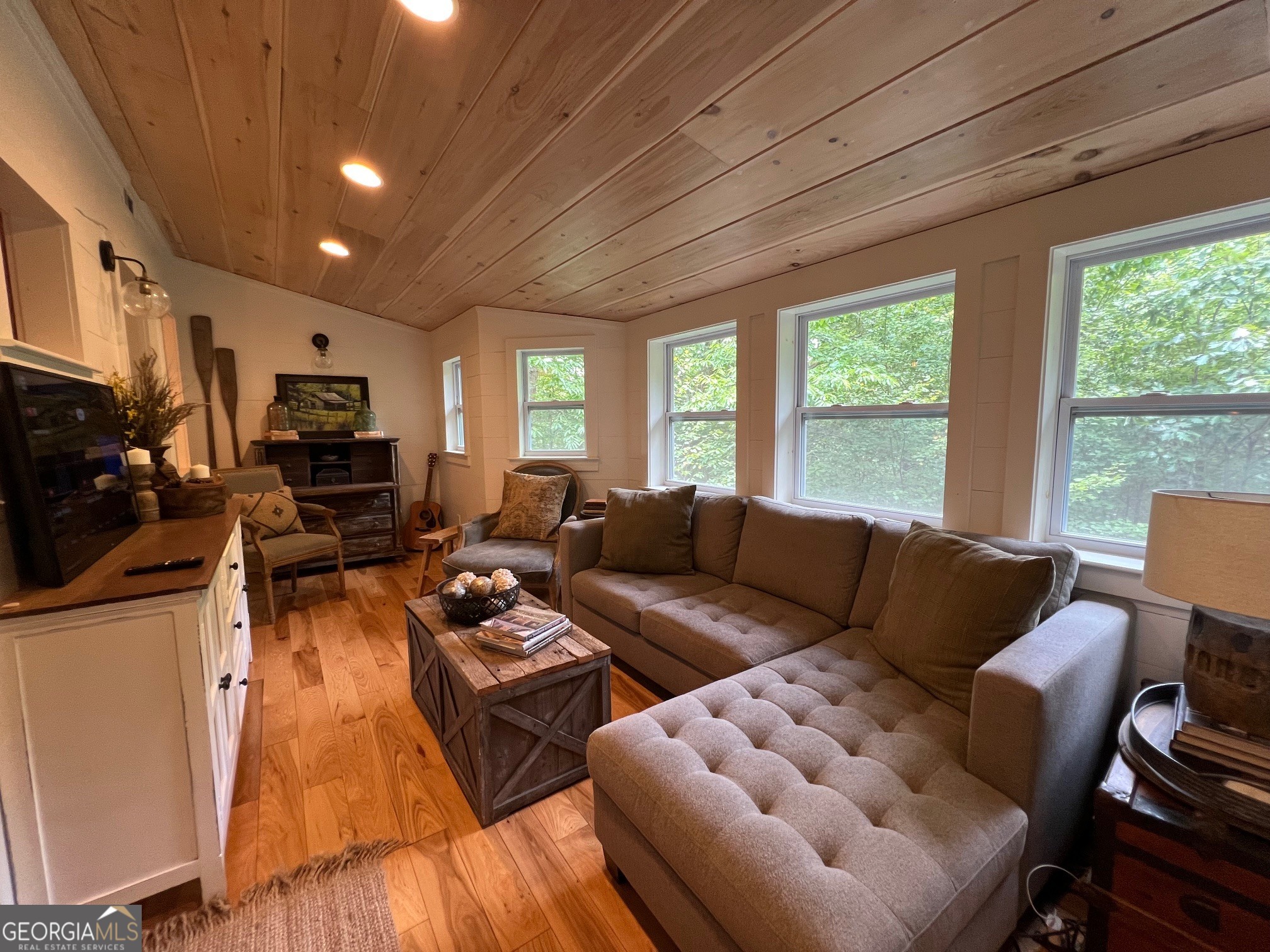 210 E Overbend Trail