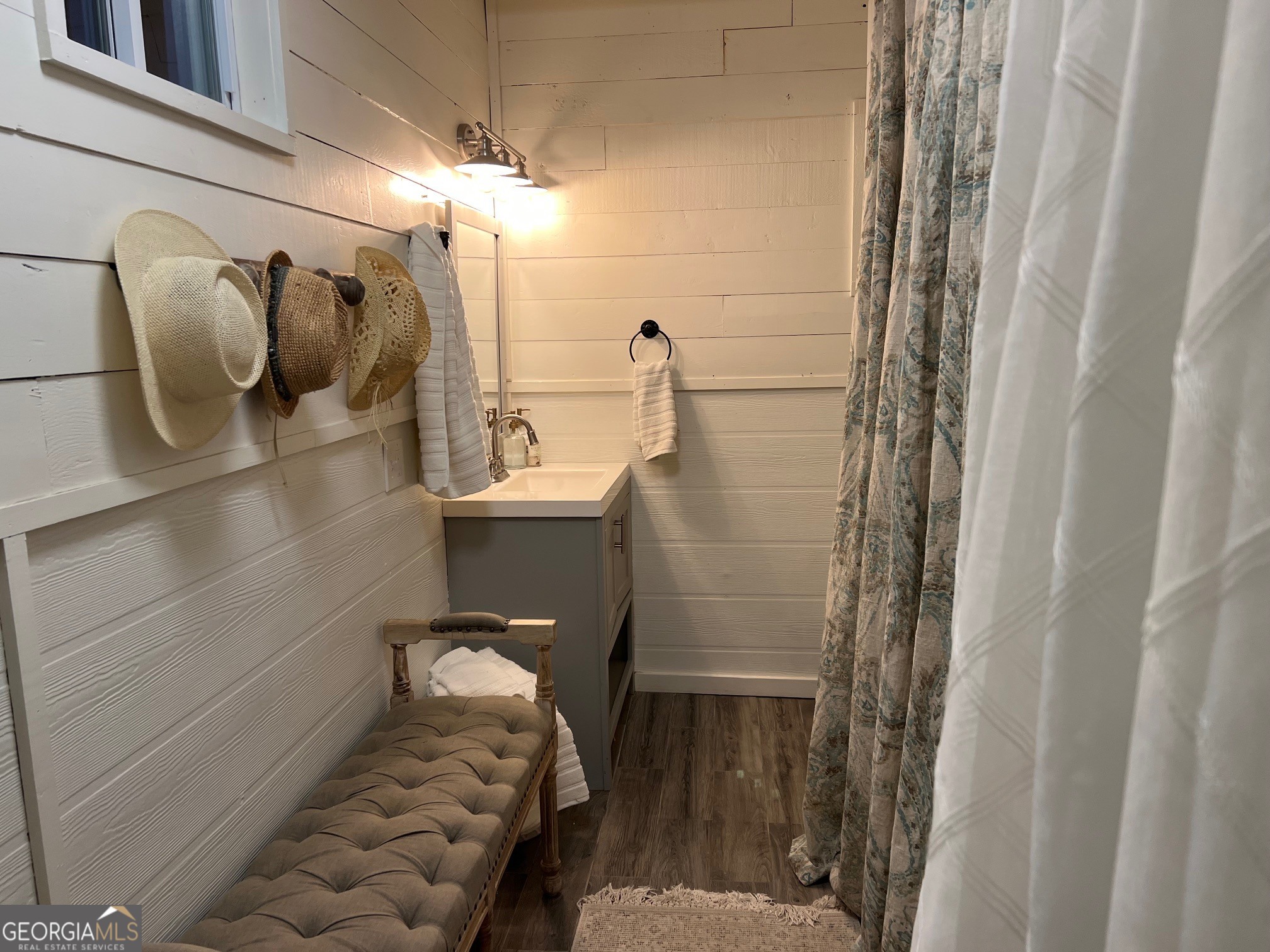 210 E Overbend Trail