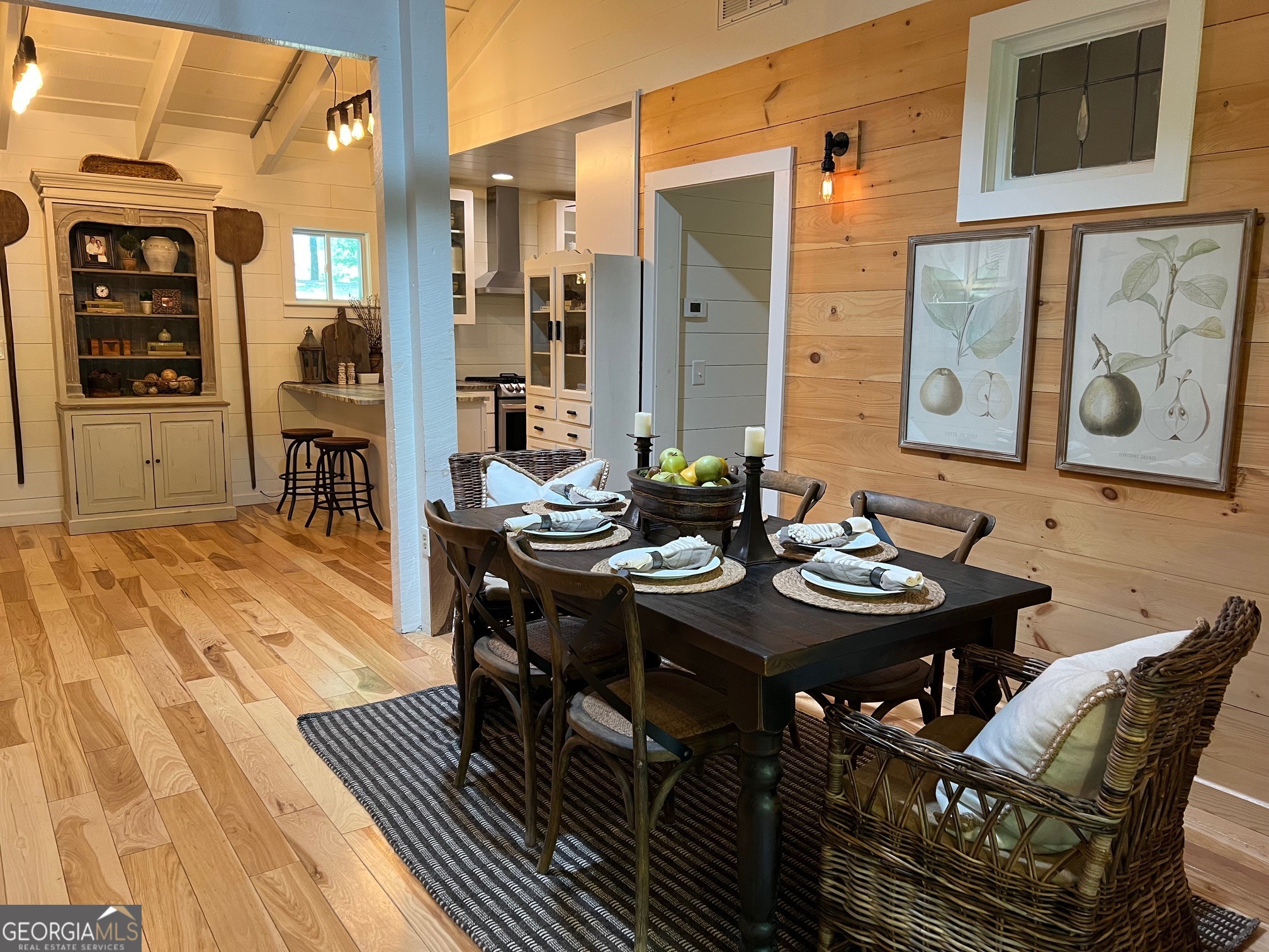 210 E Overbend Trail