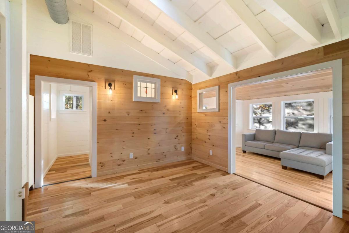 210 E Overbend Trail