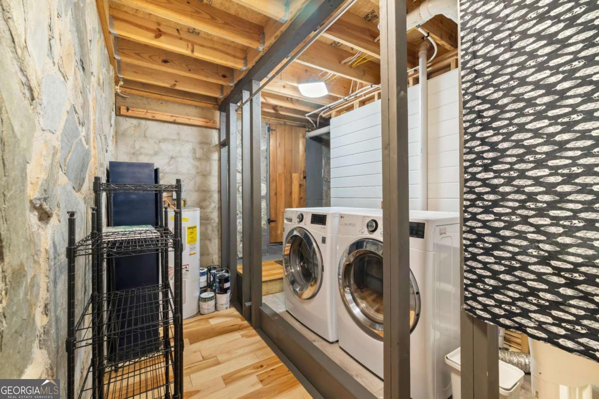 210 E Overbend Trail