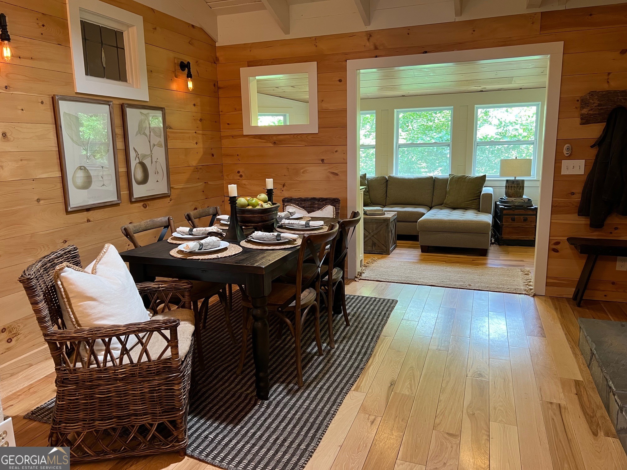 210 E Overbend Trail