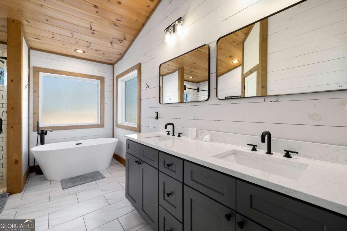 310 Wunder Bear Ridge Road