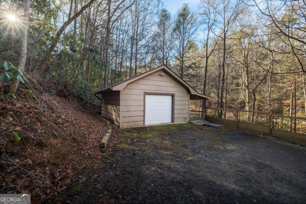 100 Stanley Creek Crossing