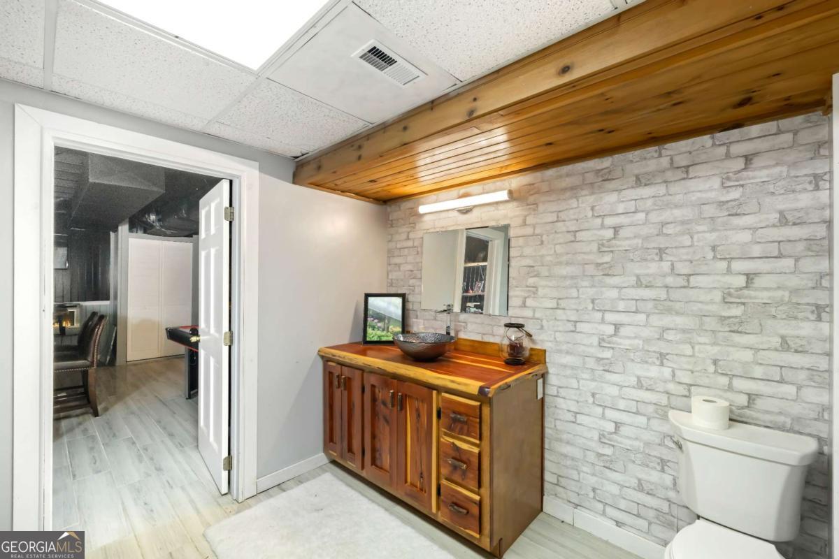 100 Stanley Creek Crossing