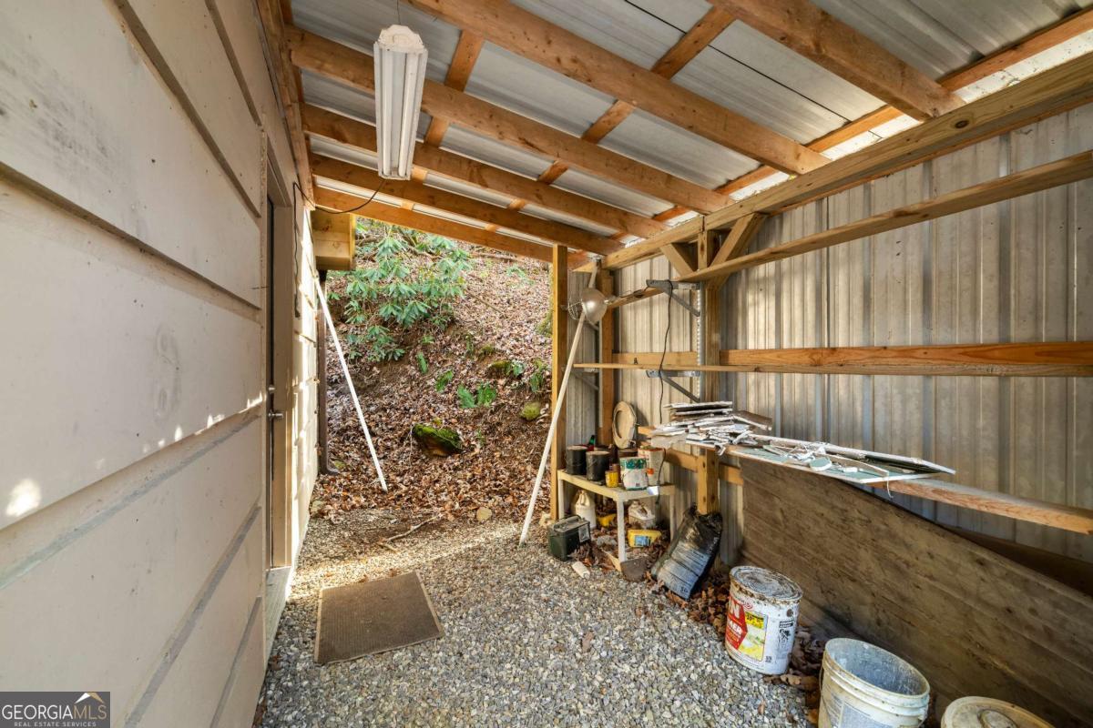 100 Stanley Creek Crossing